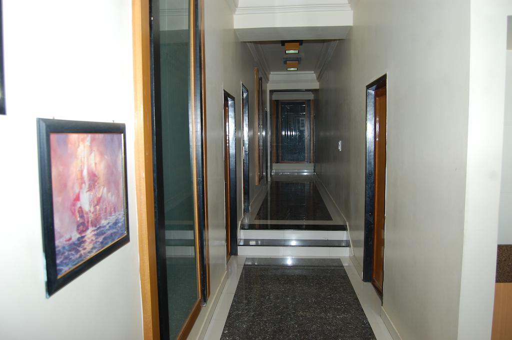Metro Palace Hotel ไบคาเนอร์ ภายนอก รูปภาพ