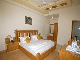 Metro Palace Hotel ไบคาเนอร์ ภายนอก รูปภาพ
